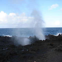 Wai'anapanapa Beach & Blowhole